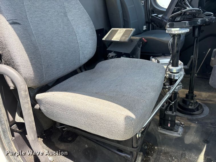 image for item YA3627 2017 Freightliner 114SD fuel truck