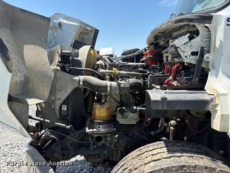 image for item YA3627 2017 Freightliner 114SD fuel truck