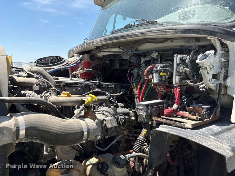 image for item YA3627 2017 Freightliner 114SD fuel truck