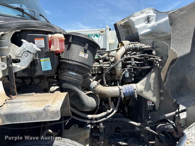image for item YA3627 2017 Freightliner 114SD fuel truck