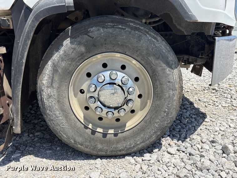 image for item YA3627 2017 Freightliner 114SD fuel truck