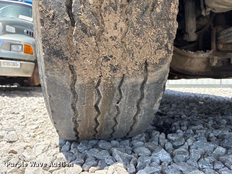 image for item YA3627 2017 Freightliner 114SD fuel truck
