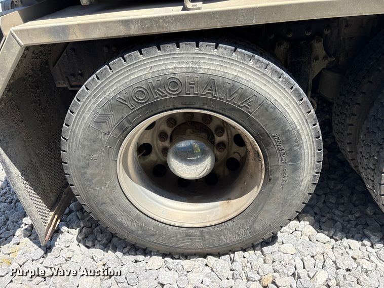 image for item YA3627 2017 Freightliner 114SD fuel truck