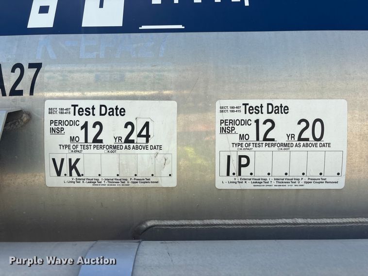image for item YA3627 2017 Freightliner 114SD fuel truck