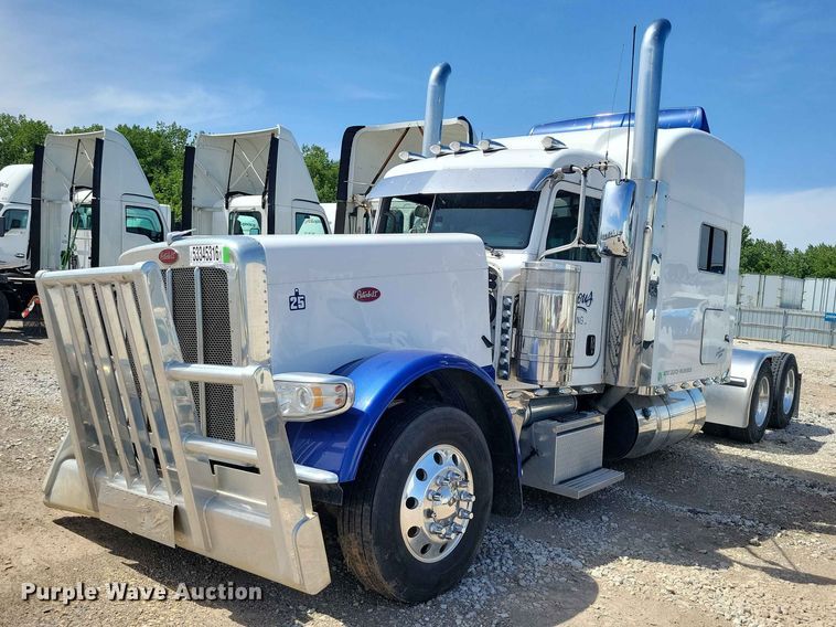 image for item YA3734 2020 Peterbilt  389 semi truck