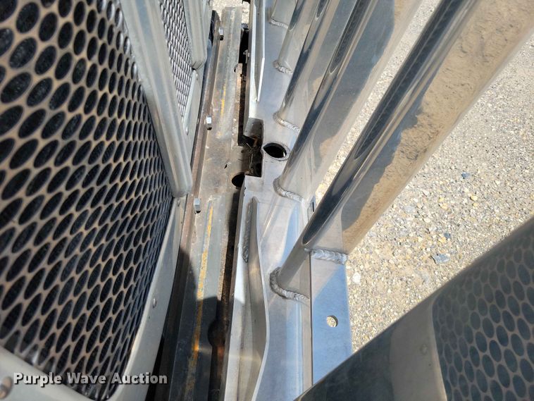 image for item YA3734 2020 Peterbilt  389 semi truck