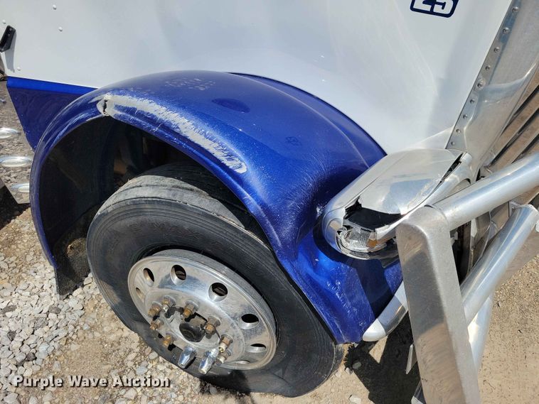 image for item YA3734 2020 Peterbilt  389 semi truck