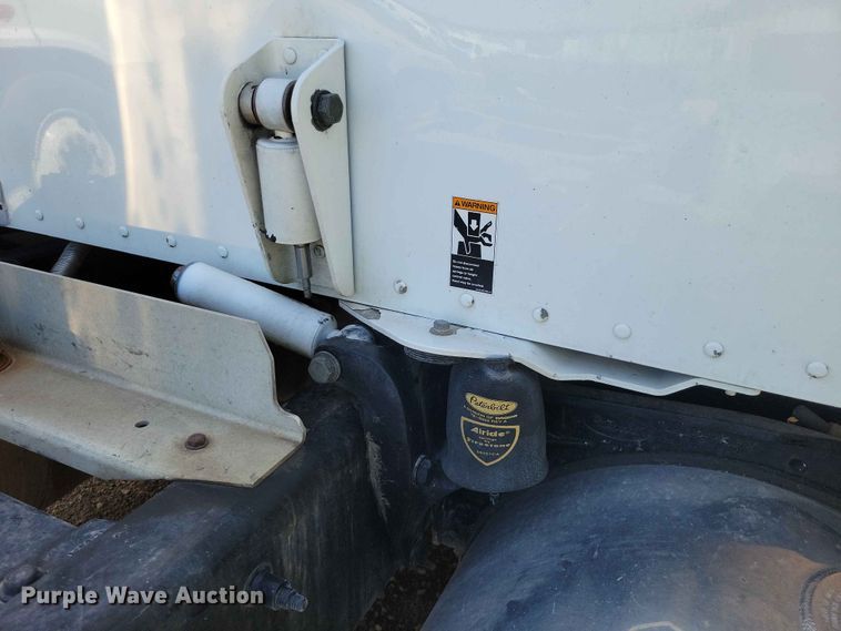 image for item YA3734 2020 Peterbilt  389 semi truck