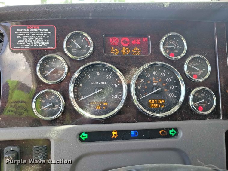 image for item YA3734 2020 Peterbilt  389 semi truck