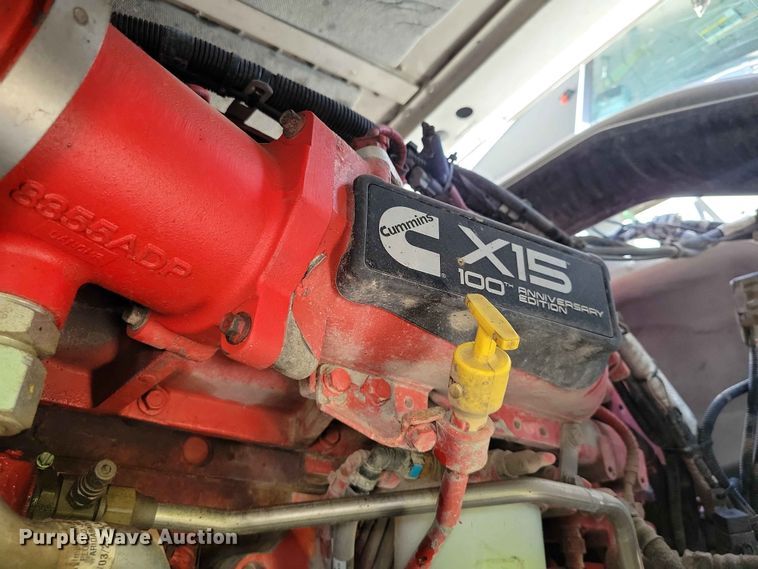 image for item YA3734 2020 Peterbilt  389 semi truck