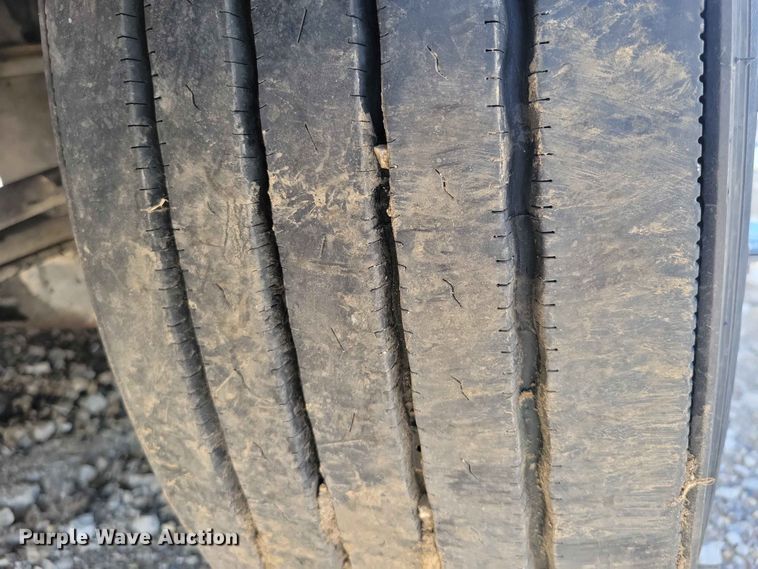 image for item YA3734 2020 Peterbilt  389 semi truck