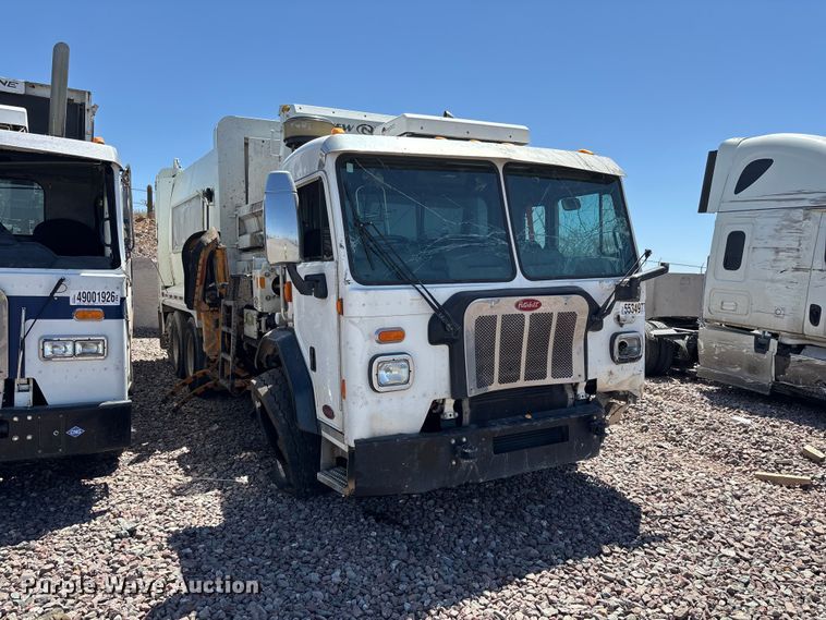 image for item YA3764 2021 Peterbilt 520 refuse truck