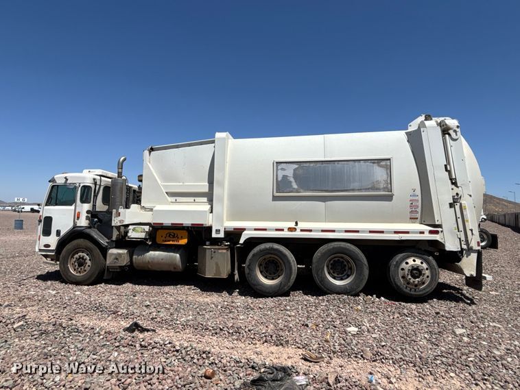 image for item YA3764 2021 Peterbilt 520 refuse truck