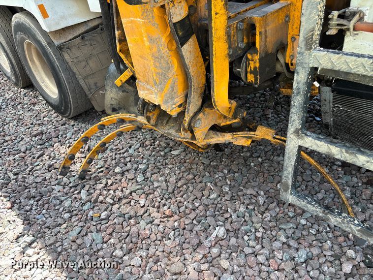image for item YA3764 2021 Peterbilt 520 refuse truck