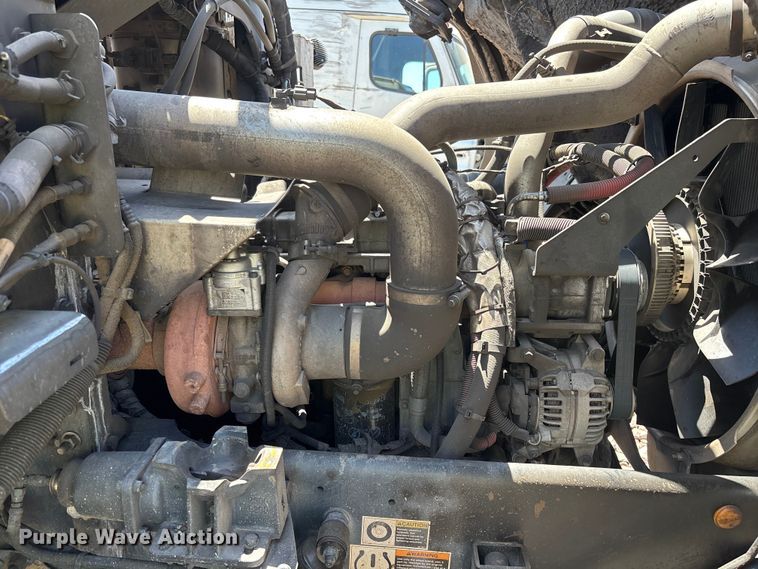 image for item YA3764 2021 Peterbilt 520 refuse truck