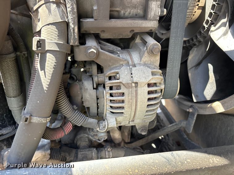 image for item YA3764 2021 Peterbilt 520 refuse truck