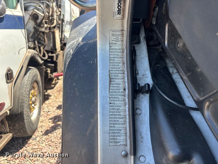 image for item YA3764 2021 Peterbilt 520 refuse truck