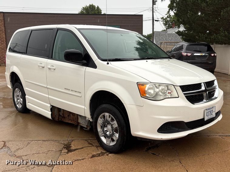 image for item DO5238 2012 Dodge Grand Caravan handicap accessible van