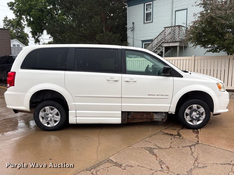 image for item DO5238 2012 Dodge Grand Caravan handicap accessible van