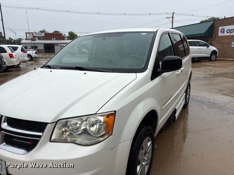image for item DO5238 2012 Dodge Grand Caravan handicap accessible van