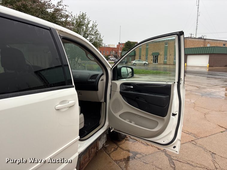 image for item DO5238 2012 Dodge Grand Caravan handicap accessible van