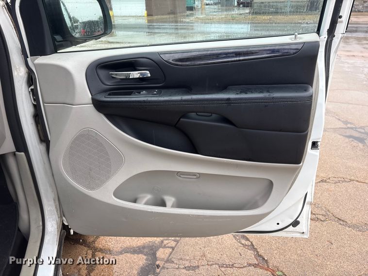 image for item DO5238 2012 Dodge Grand Caravan handicap accessible van
