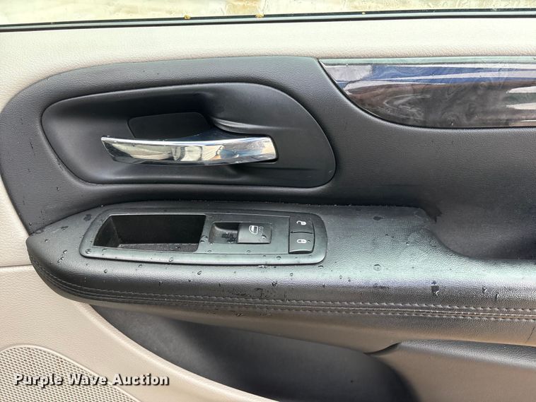 image for item DO5238 2012 Dodge Grand Caravan handicap accessible van