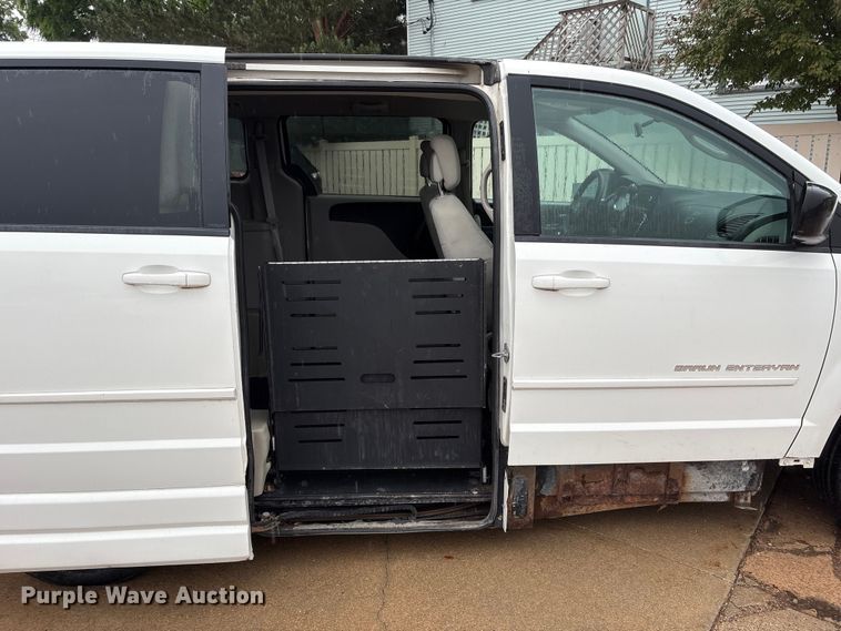 image for item DO5238 2012 Dodge Grand Caravan handicap accessible van
