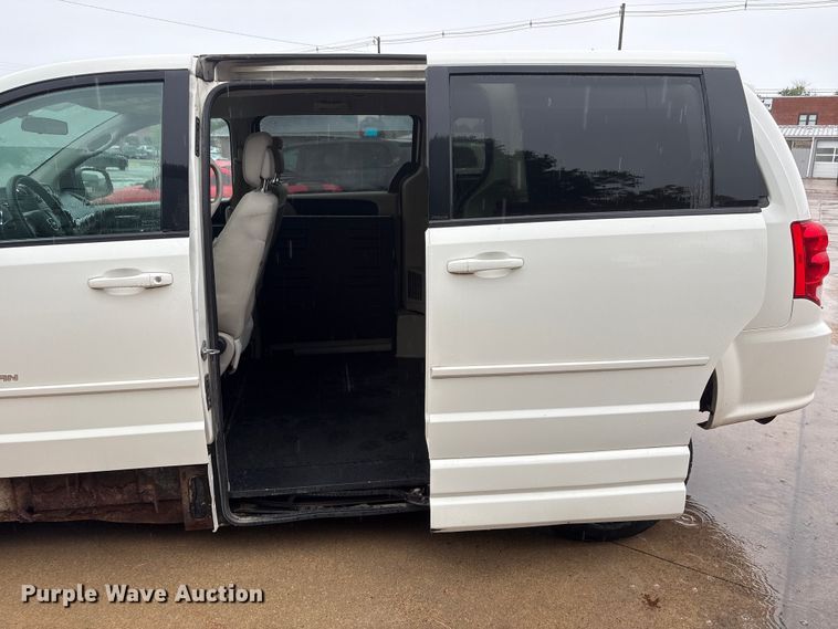 image for item DO5238 2012 Dodge Grand Caravan handicap accessible van