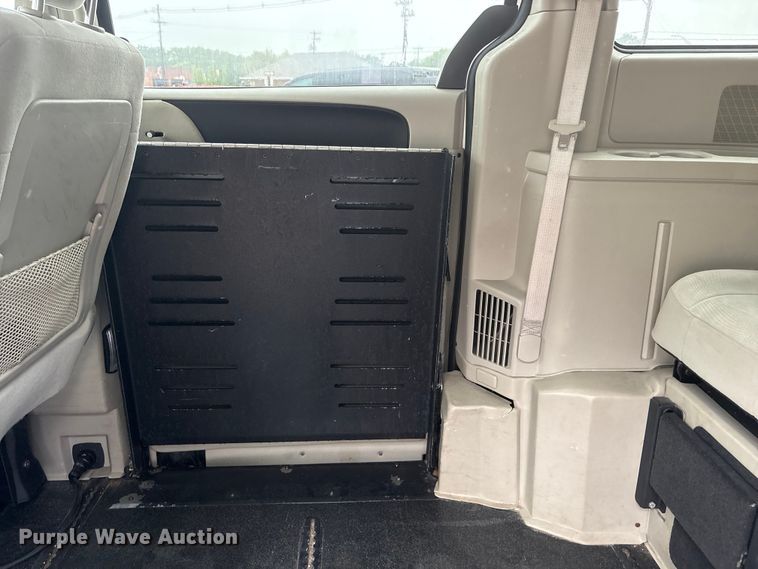 image for item DO5238 2012 Dodge Grand Caravan handicap accessible van