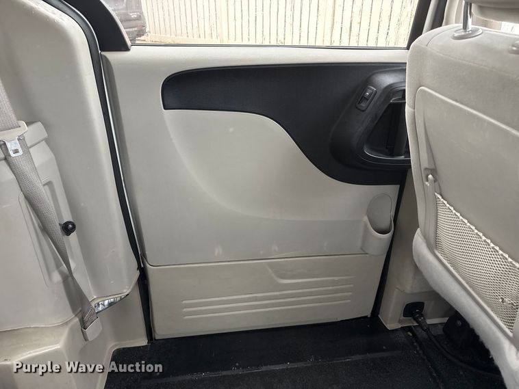 image for item DO5238 2012 Dodge Grand Caravan handicap accessible van