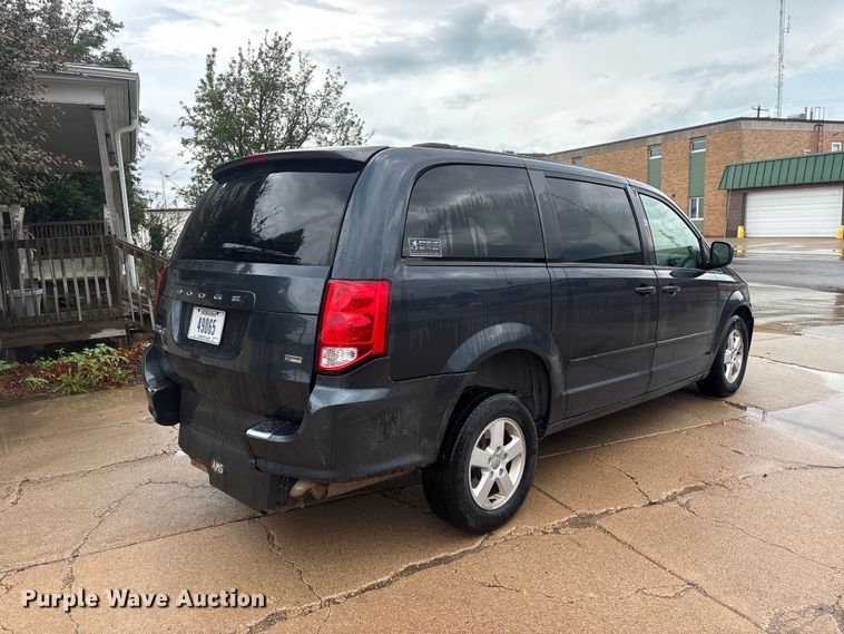 image for item DO5239 2013 Dodge Grand Caravan handicap accessible van