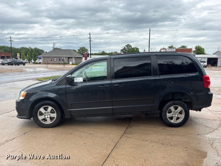 image for item DO5239 2013 Dodge Grand Caravan handicap accessible van
