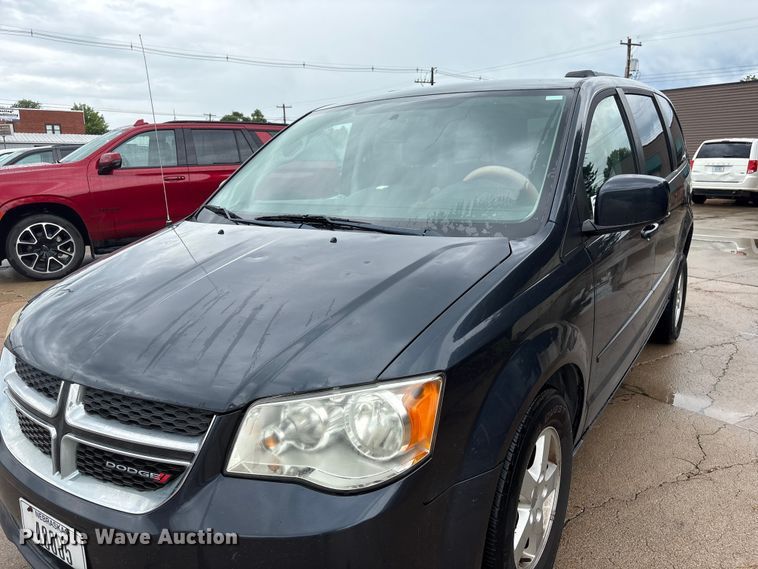 image for item DO5239 2013 Dodge Grand Caravan handicap accessible van
