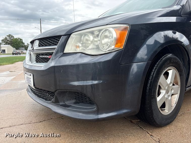 image for item DO5239 2013 Dodge Grand Caravan handicap accessible van