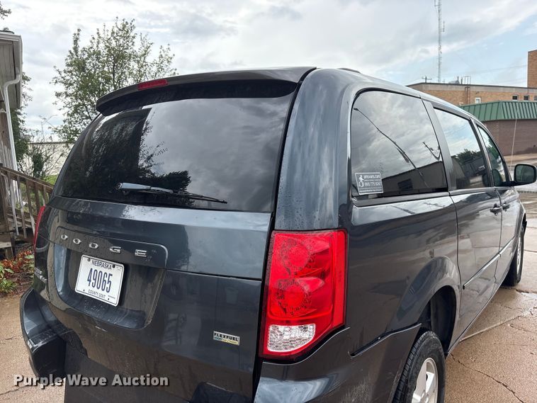 image for item DO5239 2013 Dodge Grand Caravan handicap accessible van