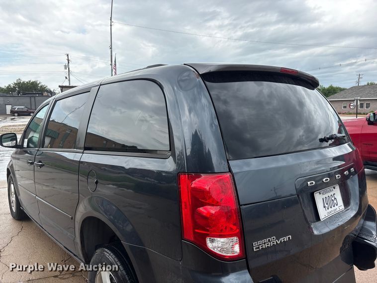image for item DO5239 2013 Dodge Grand Caravan handicap accessible van
