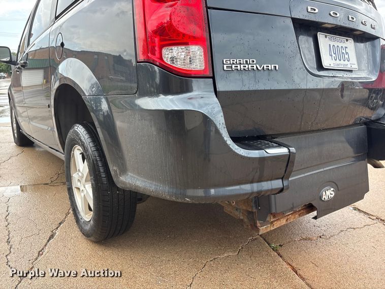 image for item DO5239 2013 Dodge Grand Caravan handicap accessible van