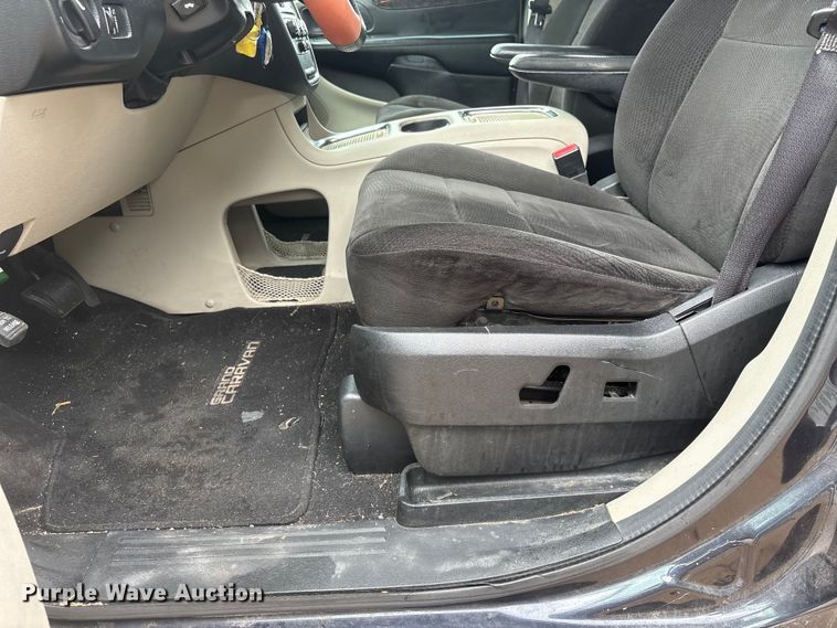 image for item DO5239 2013 Dodge Grand Caravan handicap accessible van