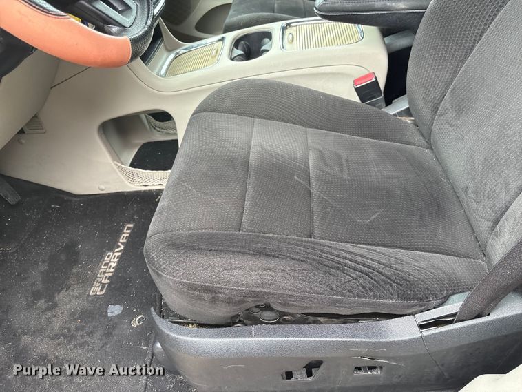 image for item DO5239 2013 Dodge Grand Caravan handicap accessible van