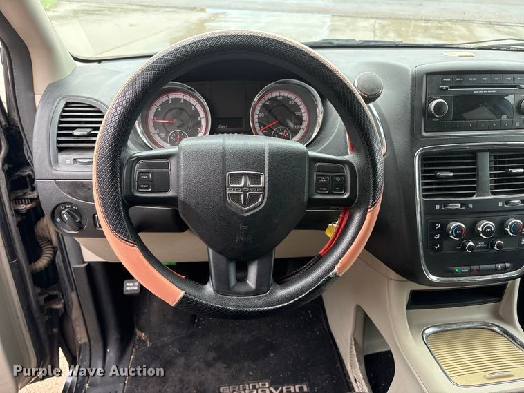 image for item DO5239 2013 Dodge Grand Caravan handicap accessible van