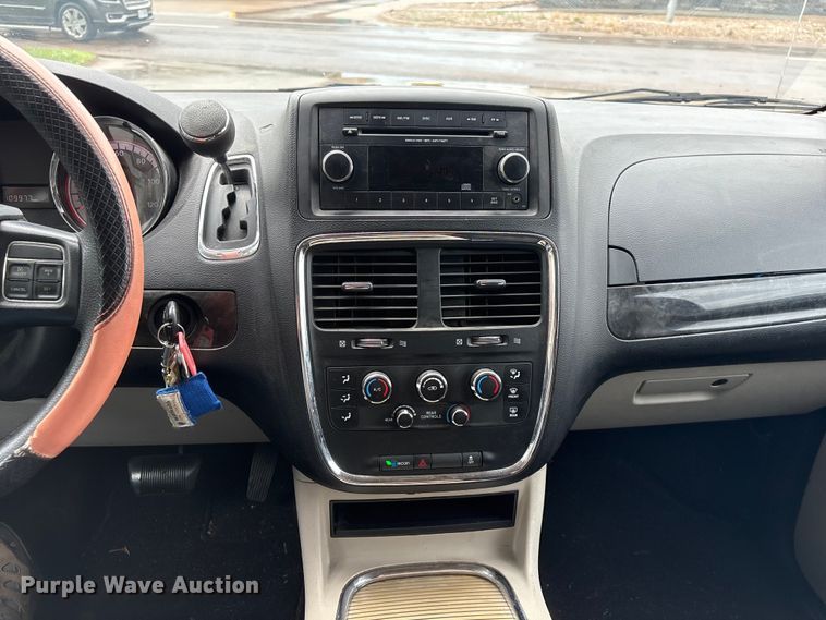 image for item DO5239 2013 Dodge Grand Caravan handicap accessible van