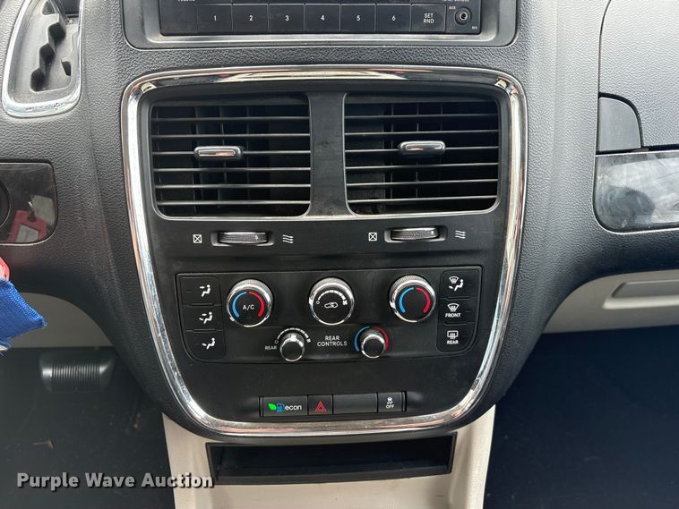 image for item DO5239 2013 Dodge Grand Caravan handicap accessible van