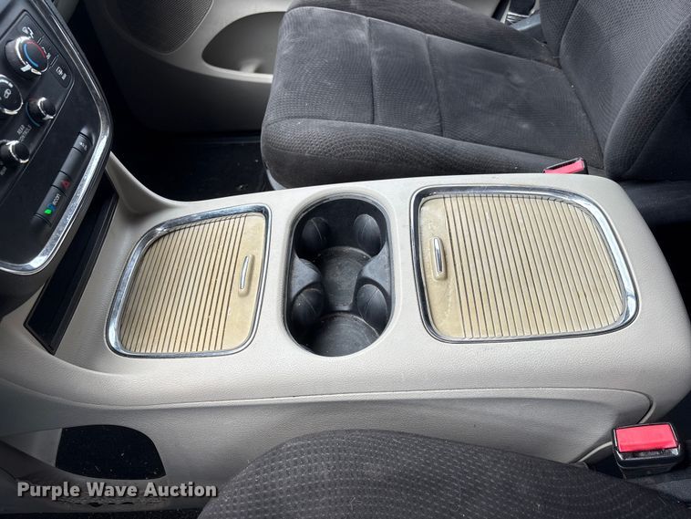 image for item DO5239 2013 Dodge Grand Caravan handicap accessible van