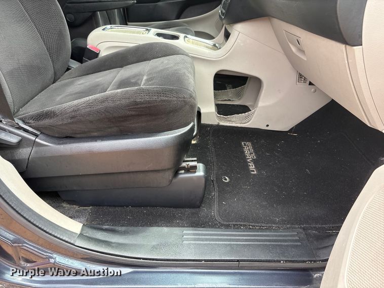 image for item DO5239 2013 Dodge Grand Caravan handicap accessible van