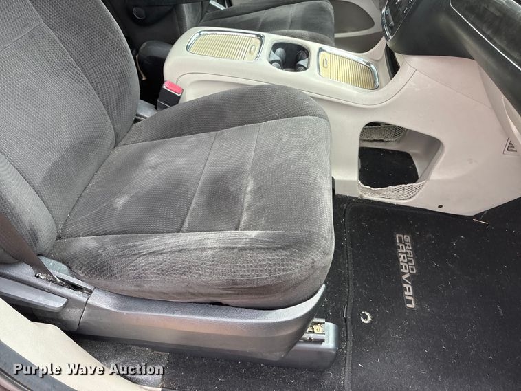 image for item DO5239 2013 Dodge Grand Caravan handicap accessible van
