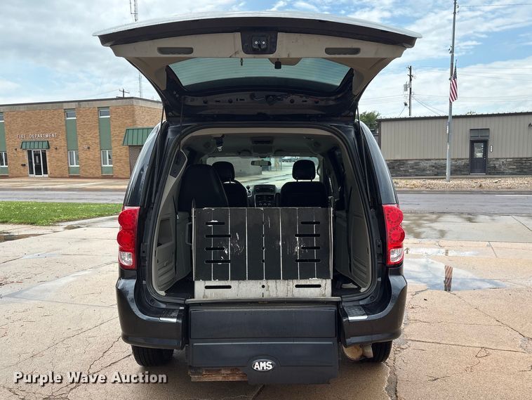 image for item DO5239 2013 Dodge Grand Caravan handicap accessible van