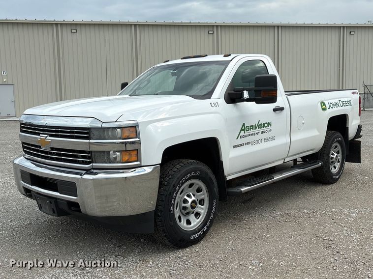 image for item DO5243 2015 Chevrolet Silverado 3500HD pickup truck