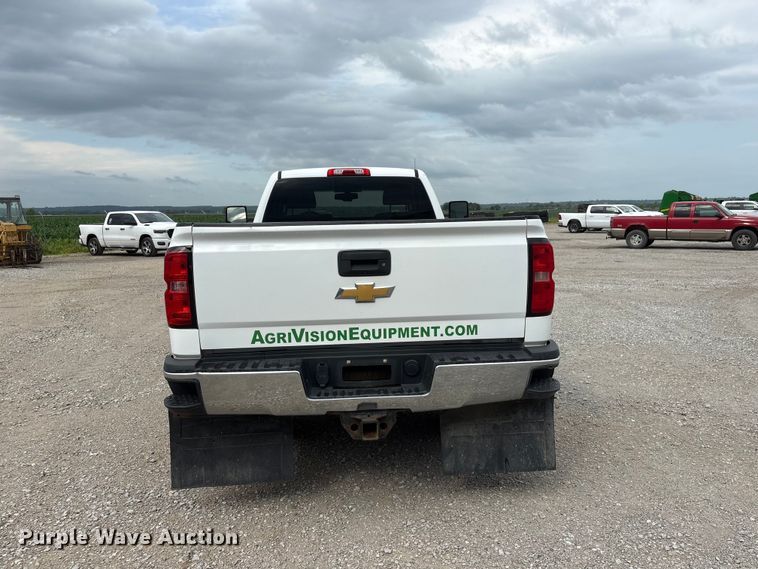 image for item DO5243 2015 Chevrolet Silverado 3500HD pickup truck