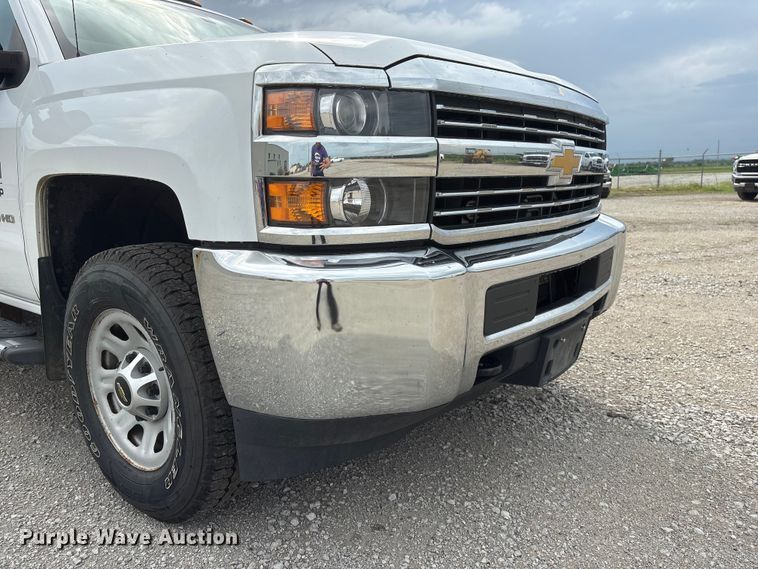 image for item DO5243 2015 Chevrolet Silverado 3500HD pickup truck